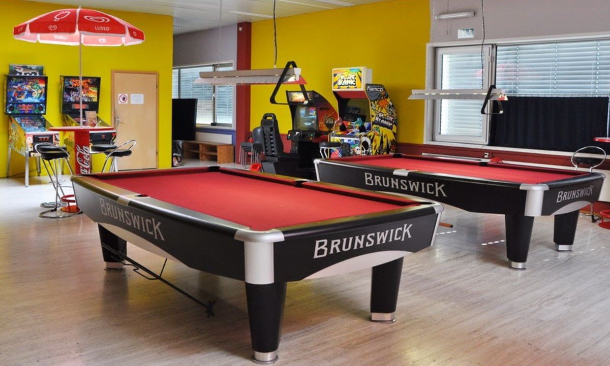 Spielhalle mit Billard, Dart und vielem mehr im Bowling Center Buchs